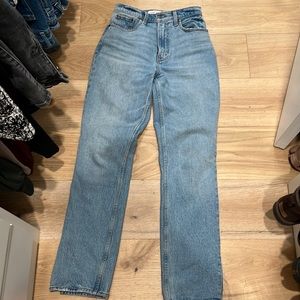 Abercrombie curve love 90s straight high rise  jean with side split